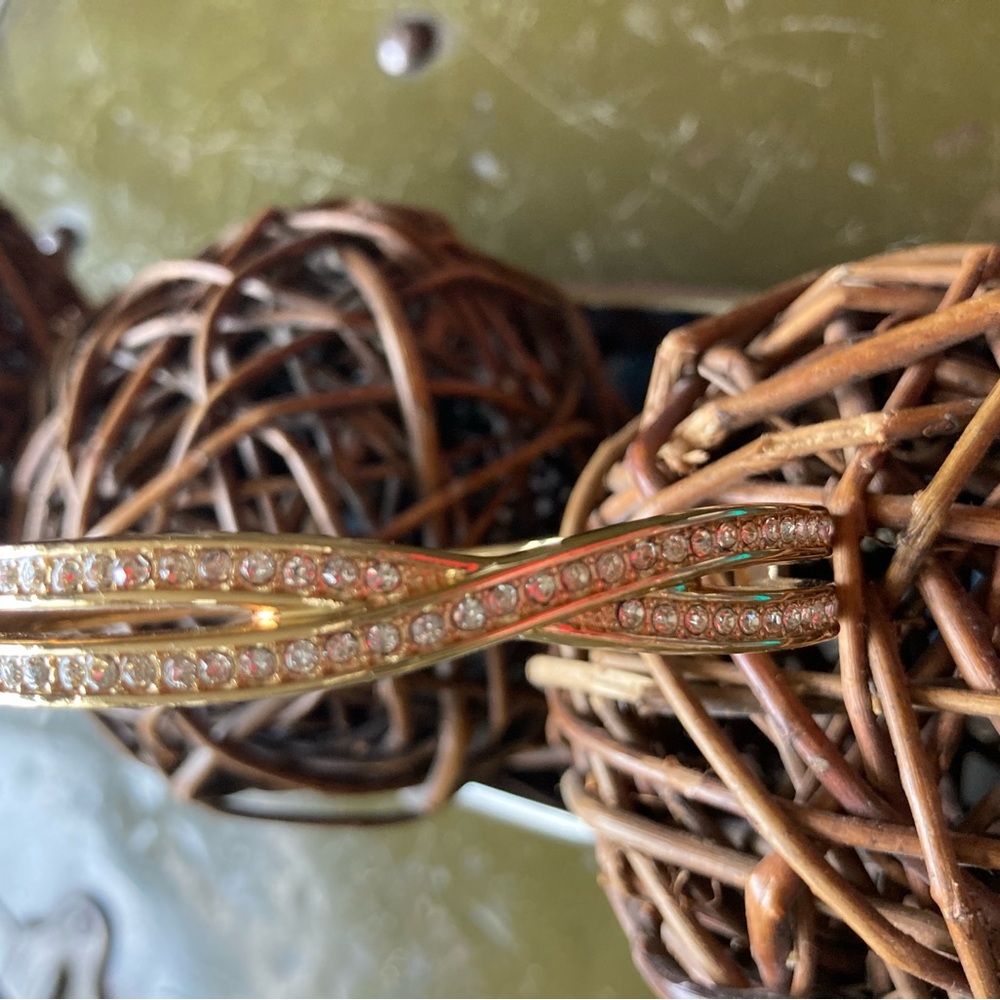 Elegant Gold Tone & White Gem Women's Bracelet